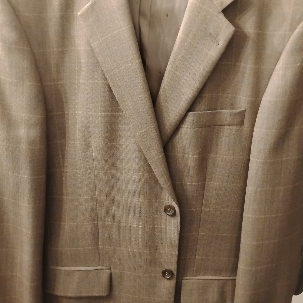 Joseph & Feiss Gold 43R sport coat in 100% wool with a brown windowpane pattern.